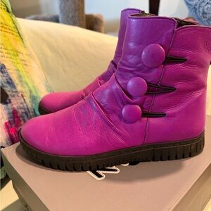 Stylish Purple Women's Boots size 6.5 (37 Euro size)